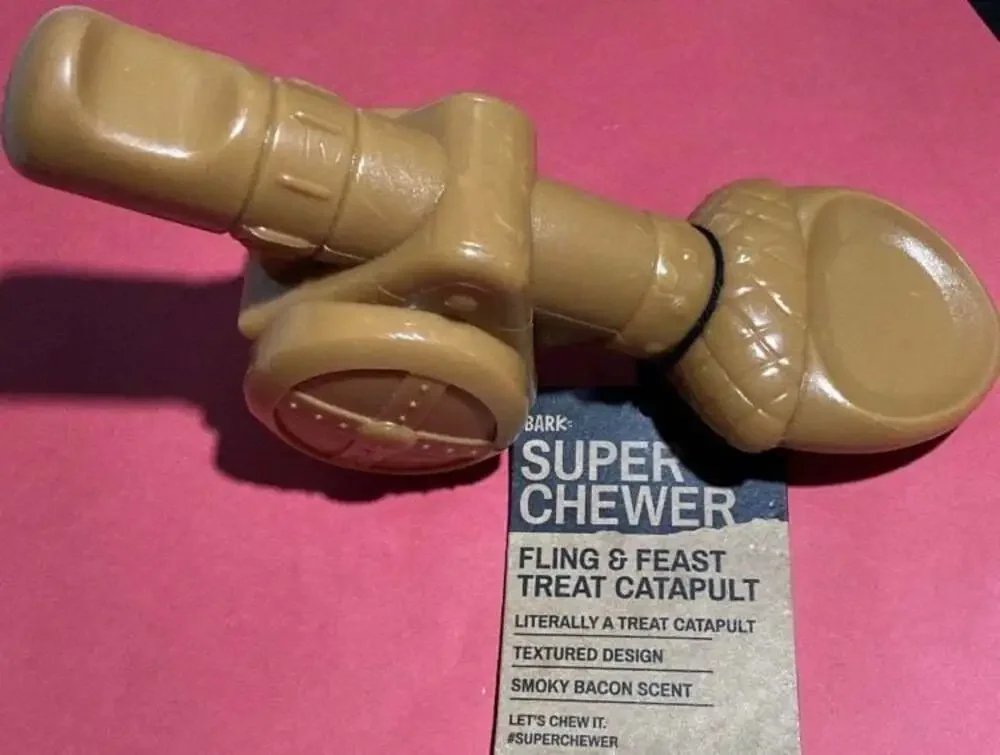 Bark Super Chewer Fling & Feast Treat Catapult Smoky Bacon Scent